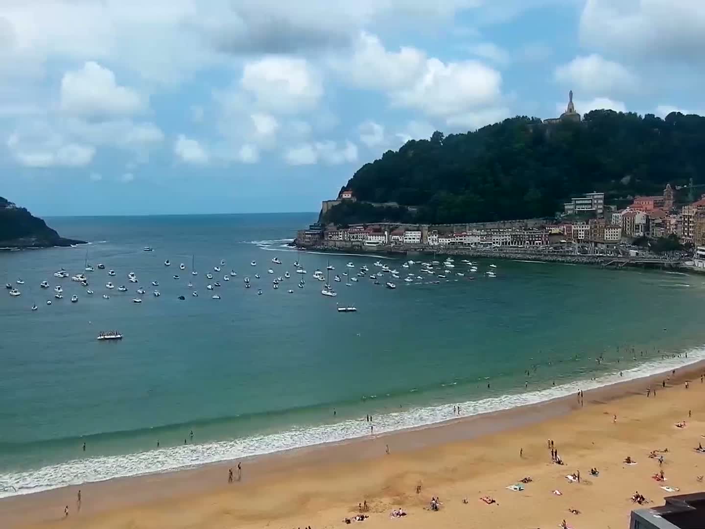 San Sebastian, Playa La Concha Beach Live Cam - Gipuzkoa, Basque, Spain