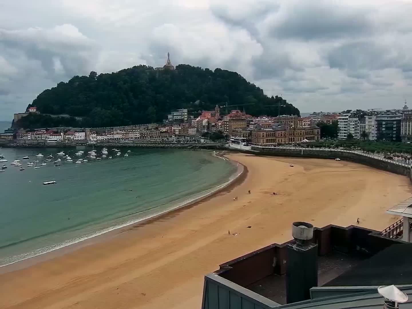 San Sebastian, Playa La Concha Beach Live Cam - Gipuzkoa, Basque, Spain
