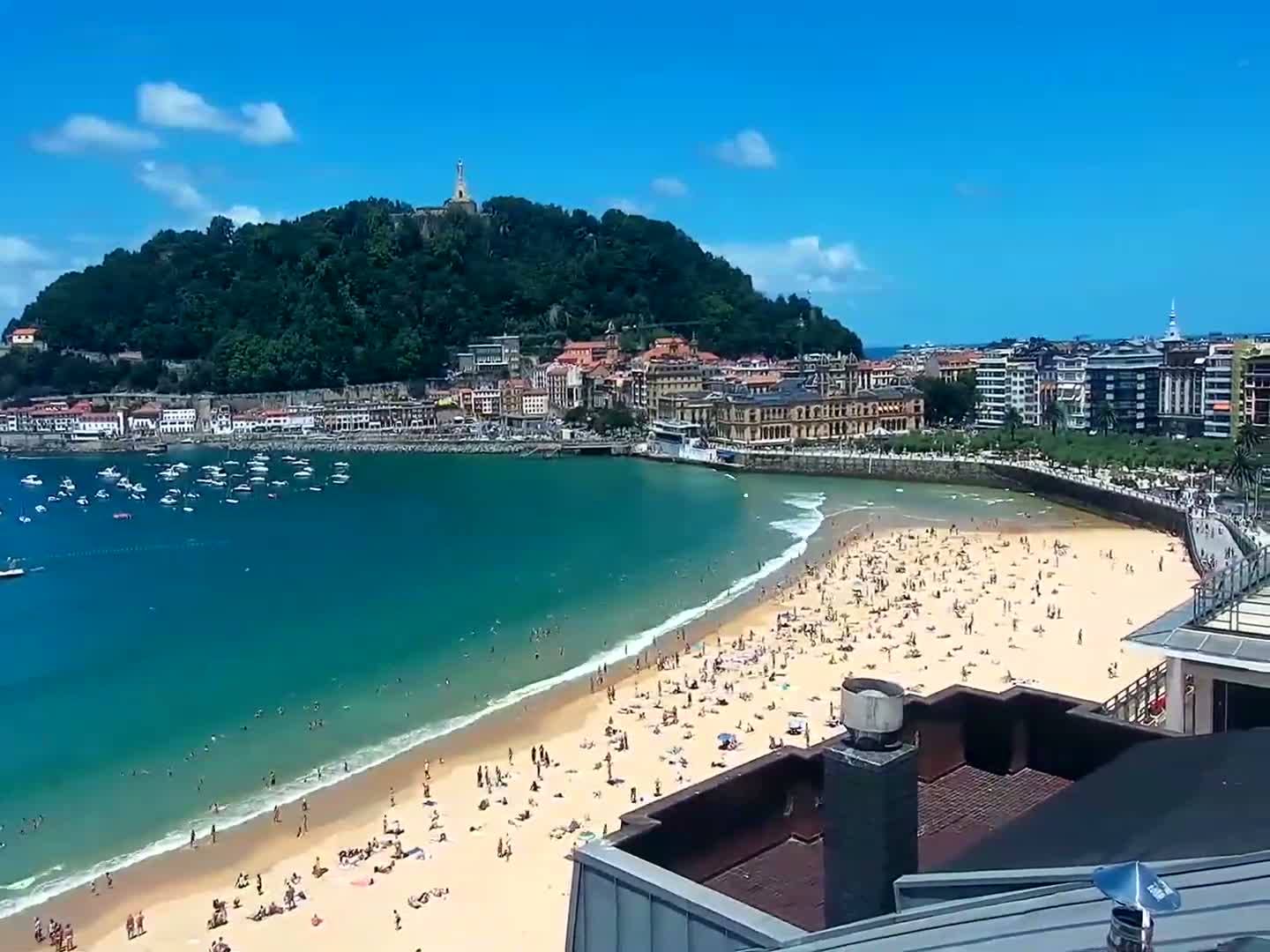 San Sebastian, Playa La Concha Beach Live Cam - Gipuzkoa, Basque, Spain