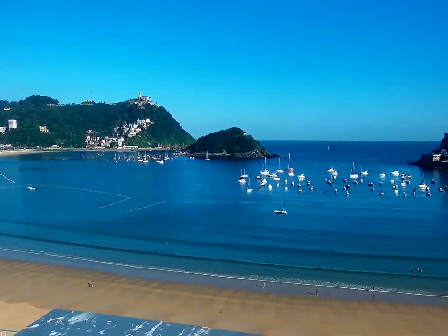 San Sebastian, Playa La Concha Beach Live Cam - Gipuzkoa, Basque, Spain