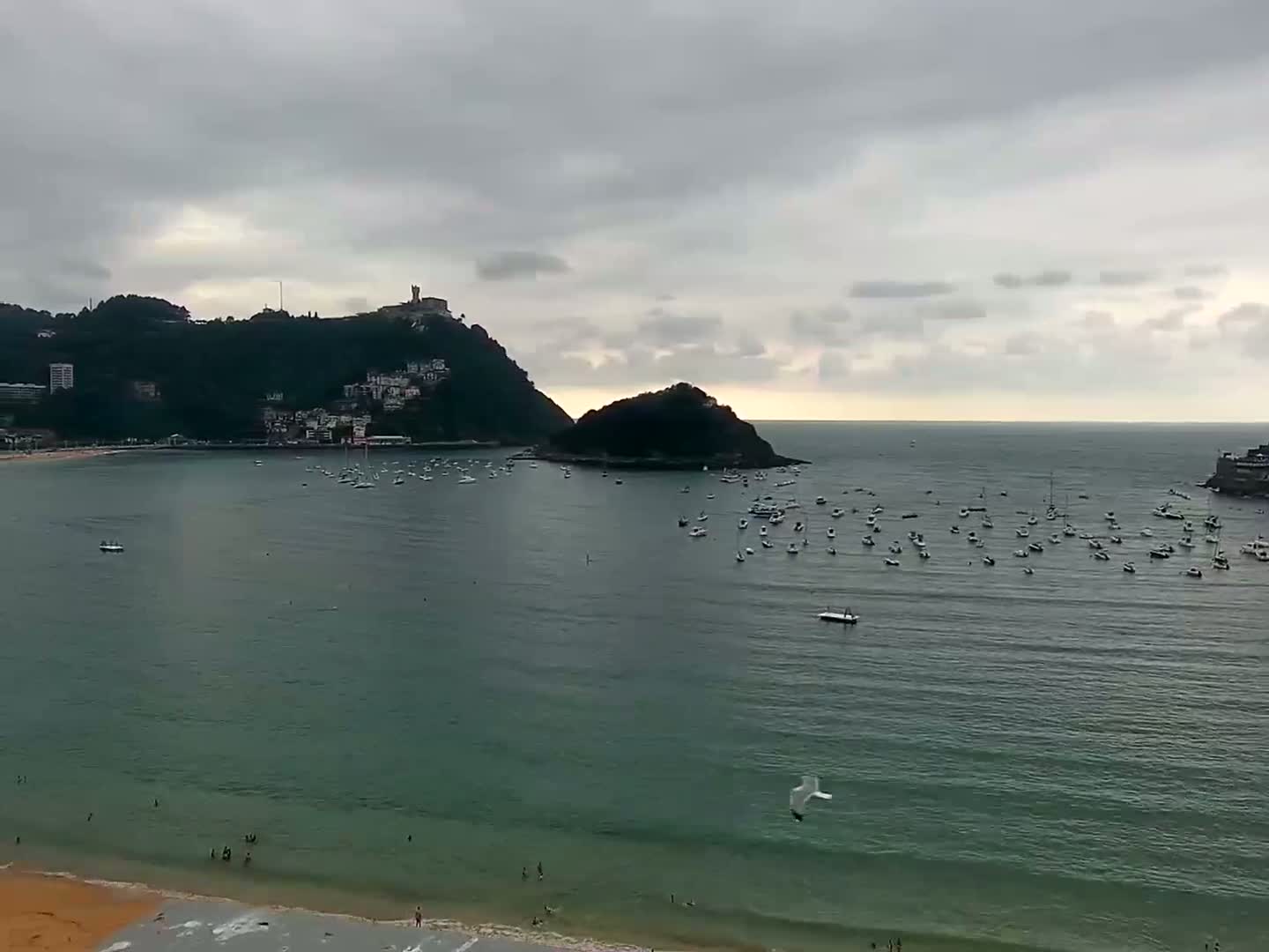San Sebastian, Playa La Concha Beach Live Cam - Gipuzkoa, Basque, Spain