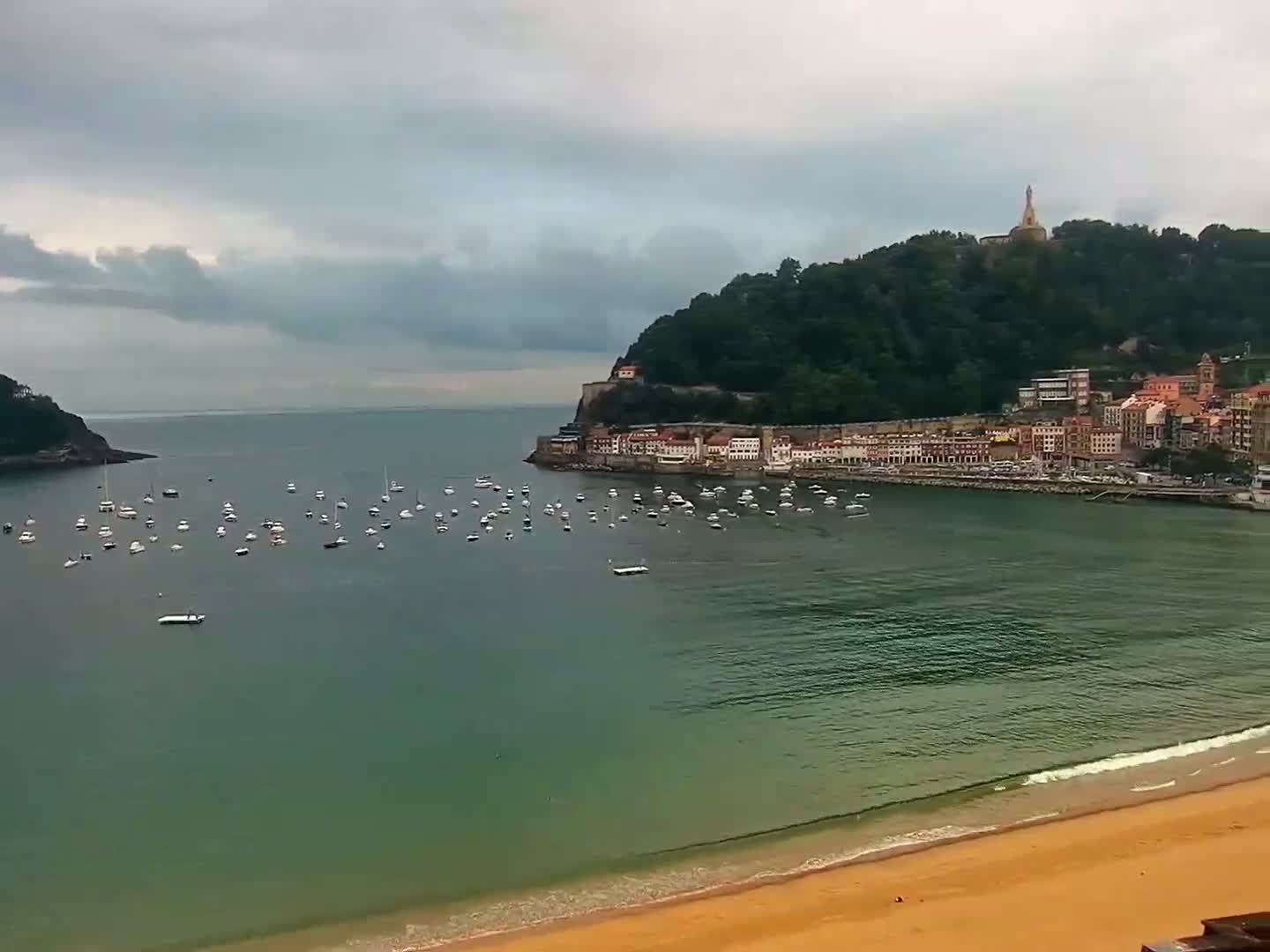 San Sebastian, Playa La Concha Beach Live Cam - Gipuzkoa, Basque, Spain