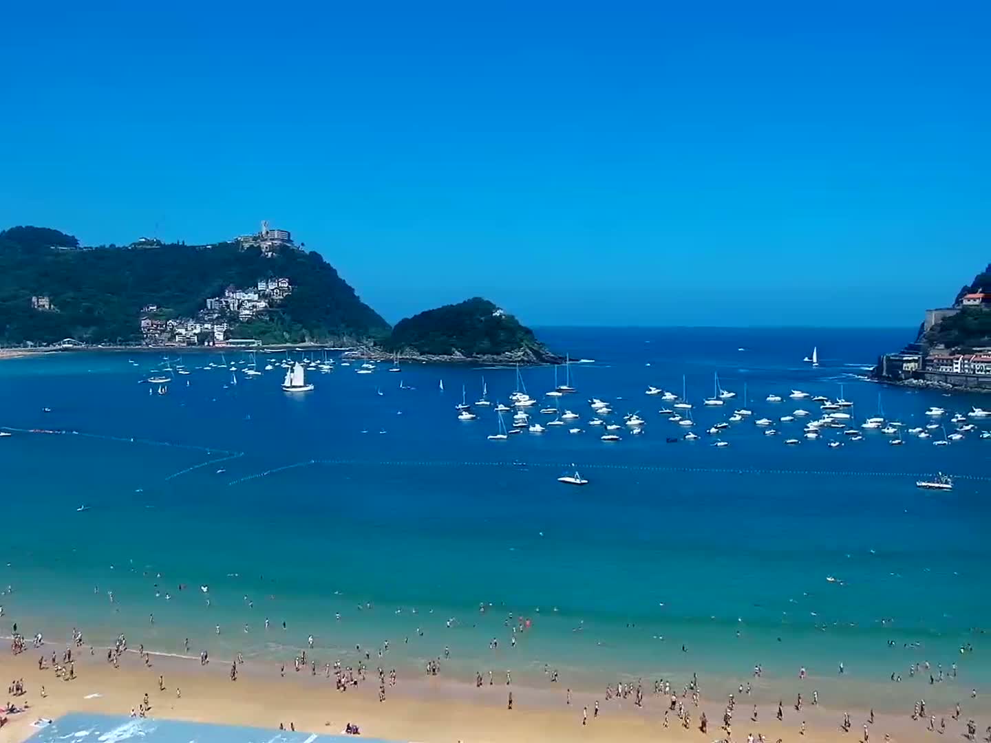 San Sebastian, Playa La Concha Beach Live Cam - Gipuzkoa, Basque, Spain