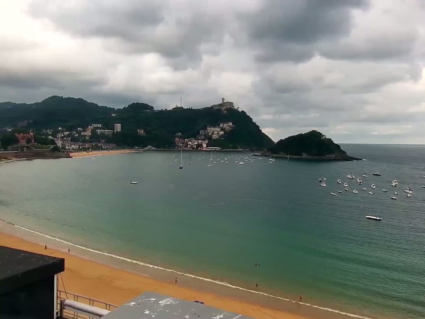 San Sebastian, Playa La Concha Beach Live Cam - Gipuzkoa, Basque, Spain