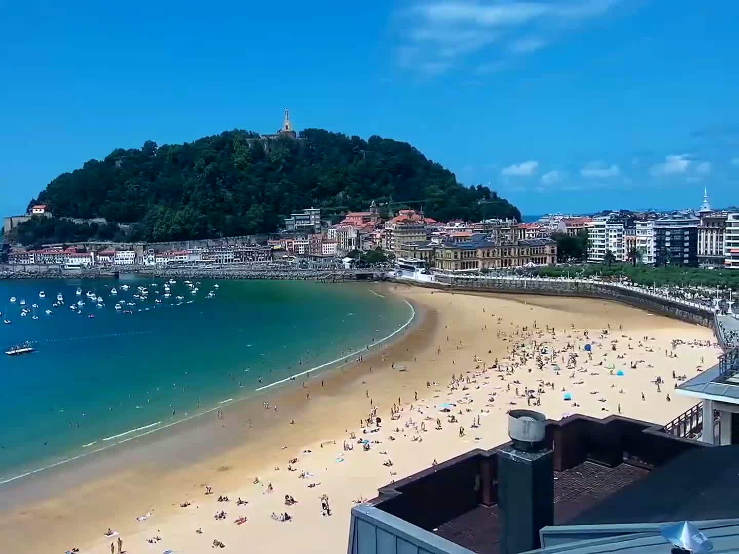 San Sebastian, Playa La Concha Beach Live Cam - Gipuzkoa, Basque, Spain