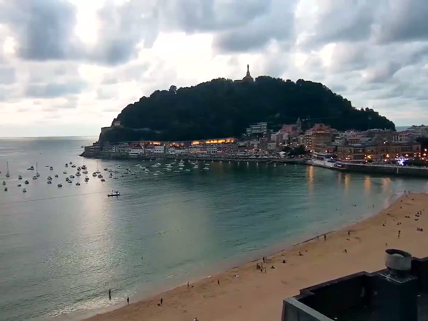 San Sebastian, Playa La Concha Beach Live Cam - Gipuzkoa, Basque, Spain