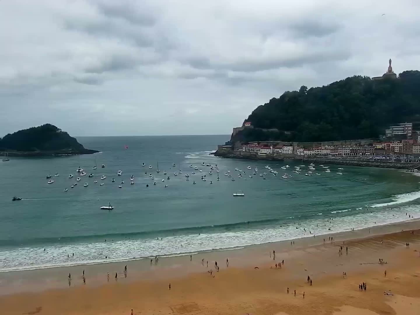 San Sebastian, Playa La Concha Beach Live Cam - Gipuzkoa, Basque, Spain