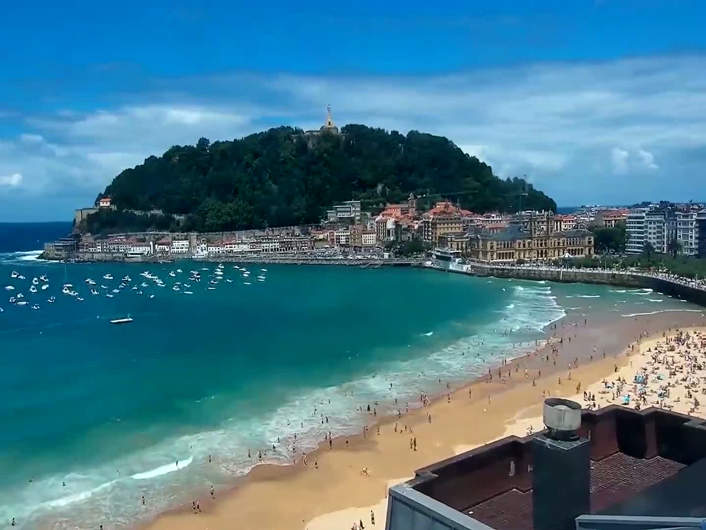 San Sebastian, Playa La Concha Beach Live Cam - Gipuzkoa, Basque, Spain
