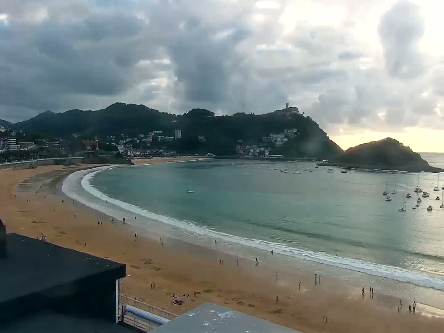 San Sebastian, Playa La Concha Beach Live Cam - Gipuzkoa, Basque, Spain