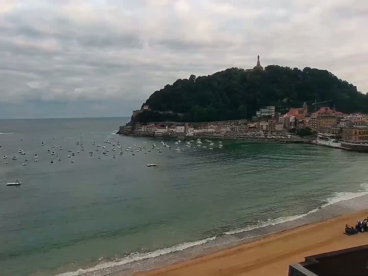 San Sebastian, Playa La Concha Beach Live Cam - Gipuzkoa, Basque, Spain