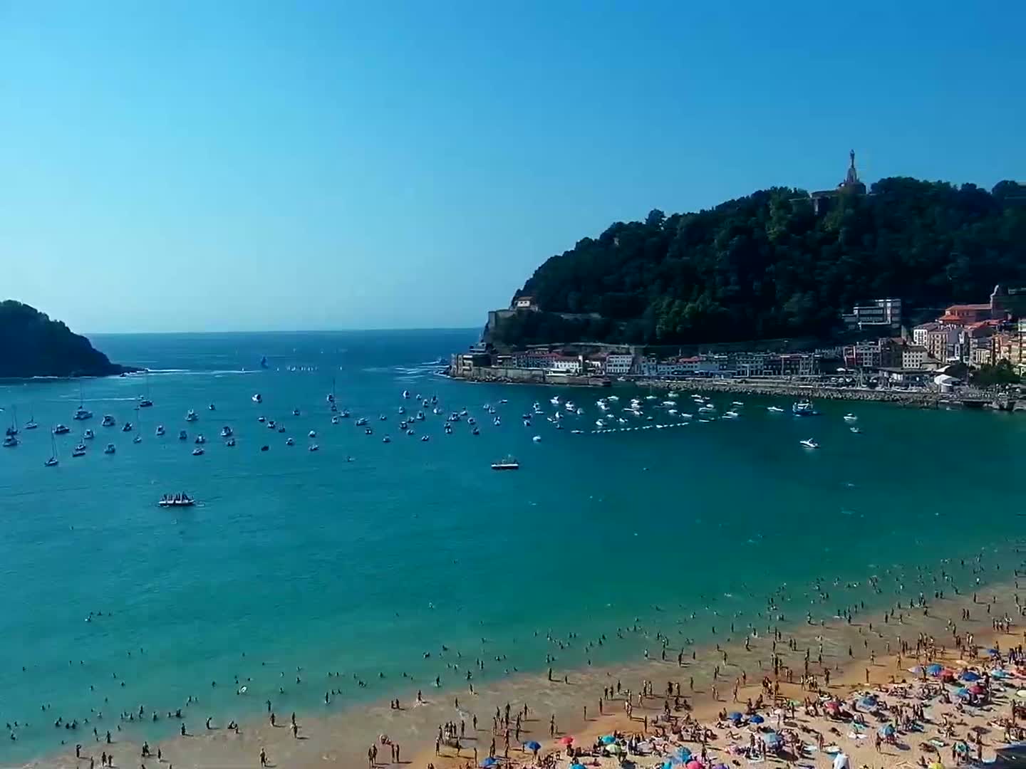 San Sebastian, Playa La Concha Beach Live Cam - Gipuzkoa, Basque, Spain