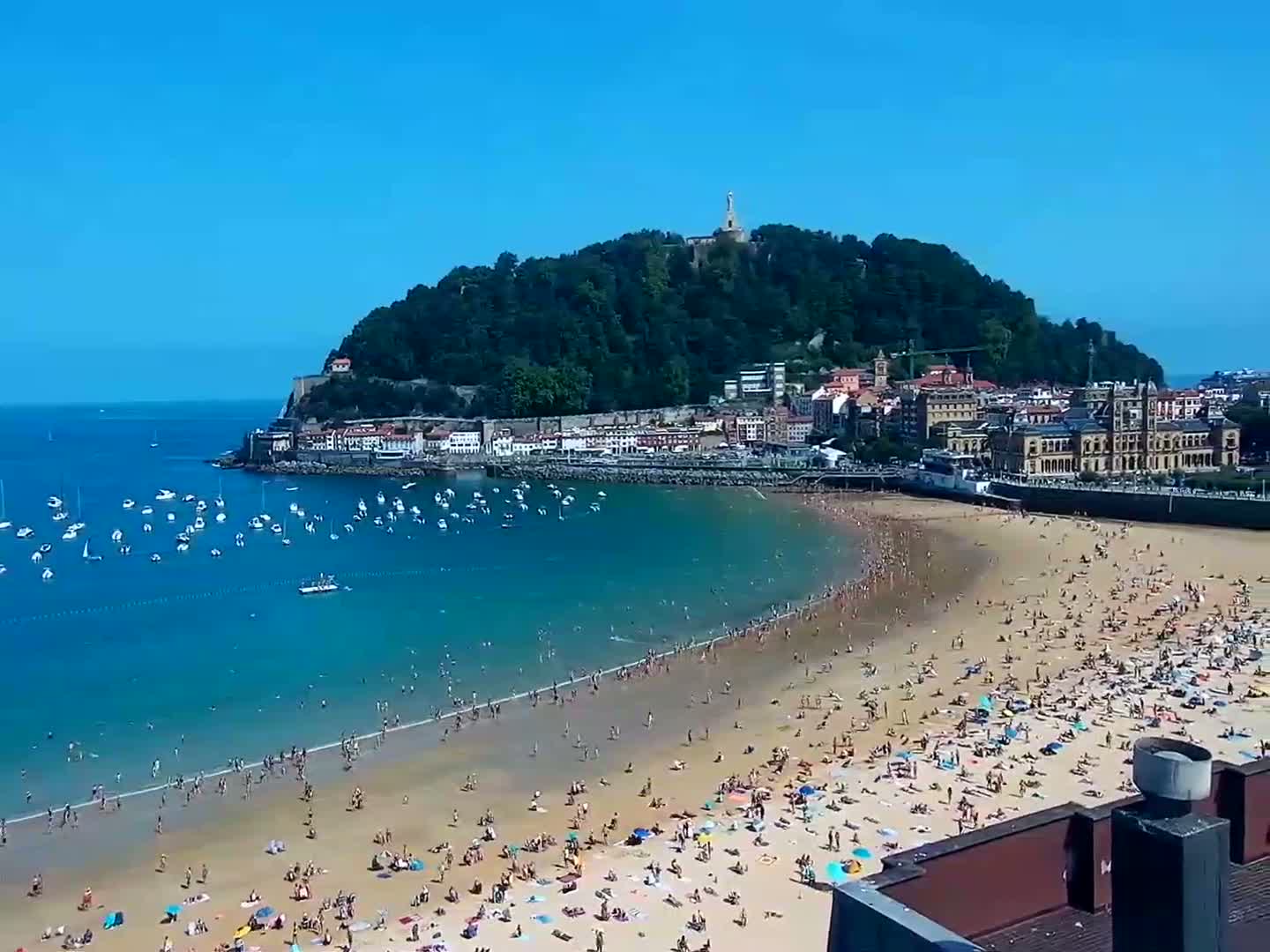 San Sebastian, Playa La Concha Beach Live Cam - Gipuzkoa, Basque, Spain