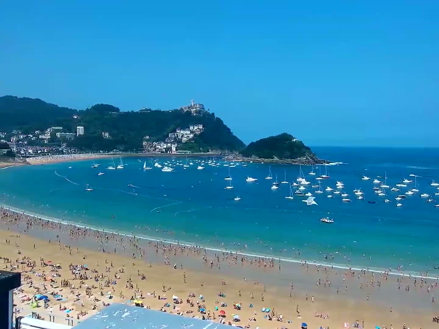 San Sebastian, Playa La Concha Beach Live Cam - Gipuzkoa, Basque, Spain
