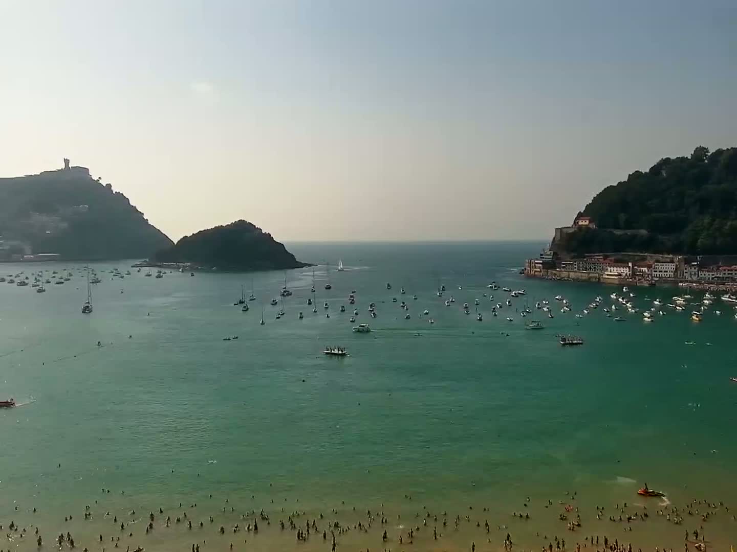 San Sebastian, Playa La Concha Beach Live Cam - Gipuzkoa, Basque, Spain