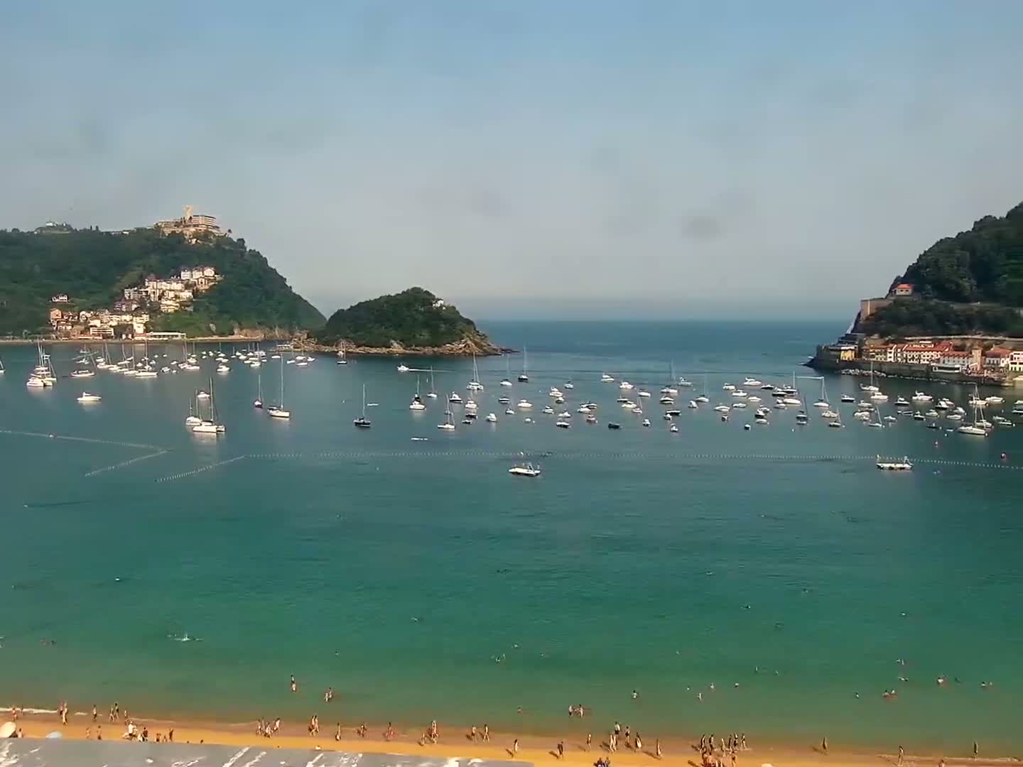 San Sebastian, Playa La Concha Beach Live Cam - Gipuzkoa, Basque, Spain