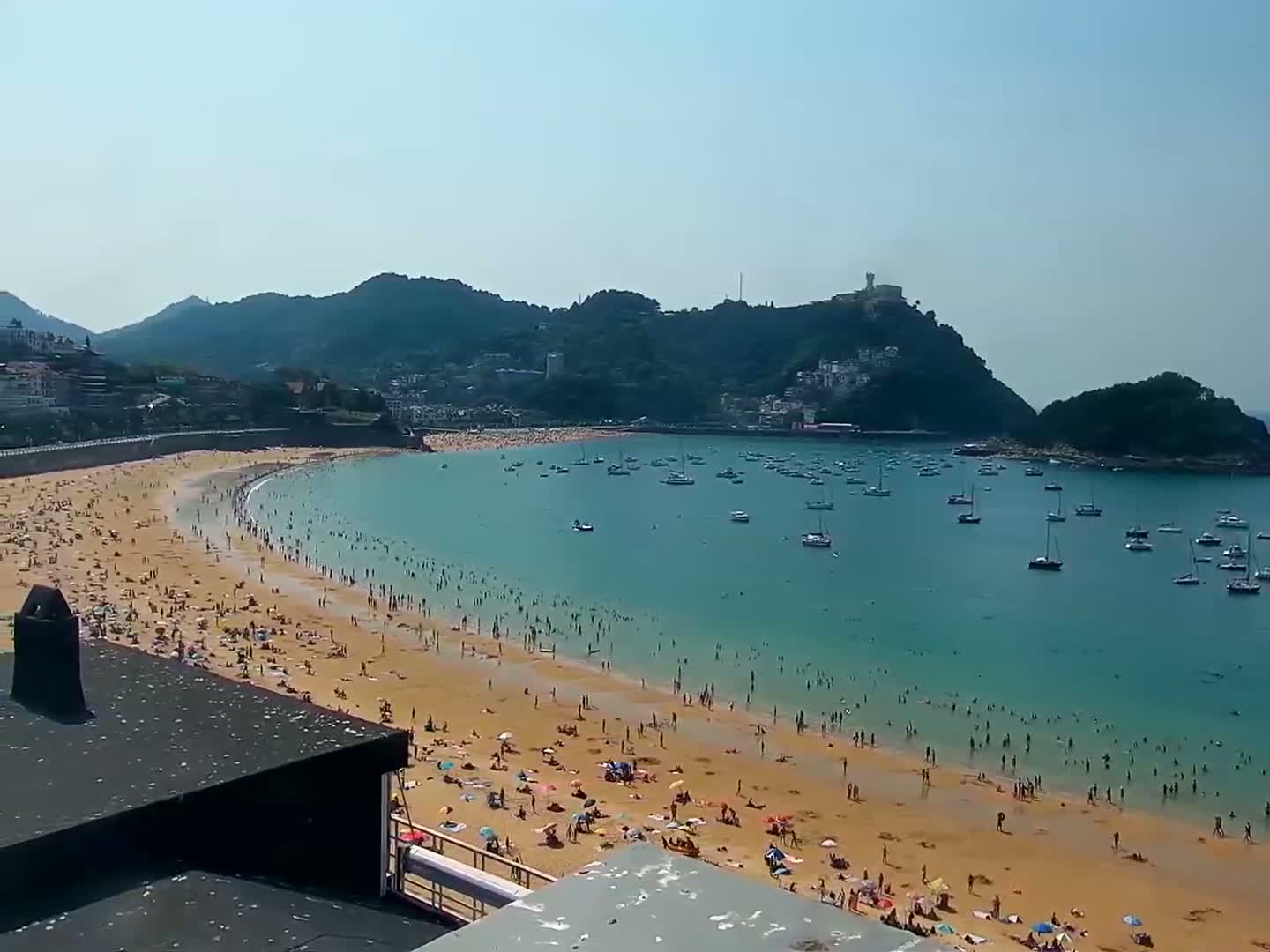 San Sebastian, Playa La Concha Beach Live Cam - Gipuzkoa, Basque, Spain