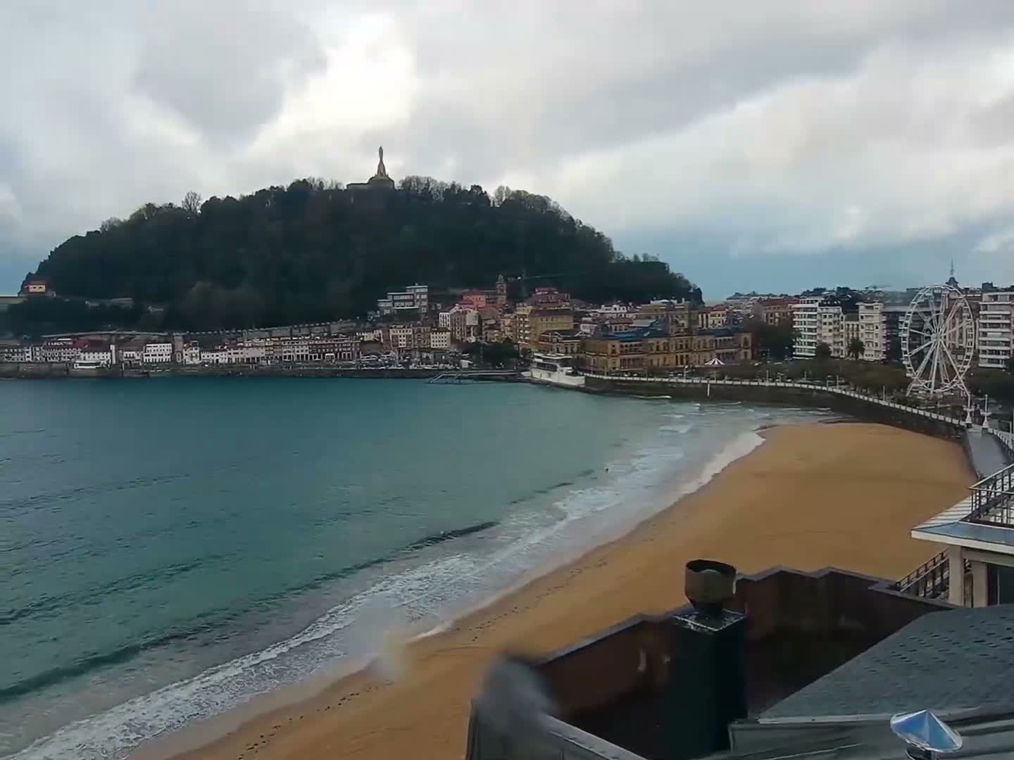 San Sebastian, Playa La Concha Beach Live Cam - Gipuzkoa, Basque, Spain