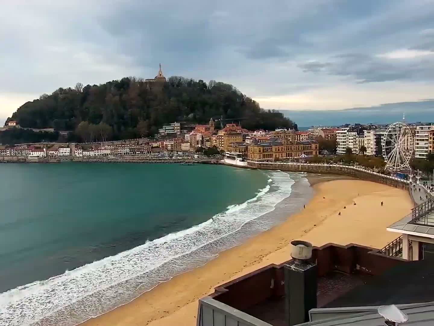 San Sebastian, Playa La Concha Beach Live Cam - Gipuzkoa, Basque, Spain