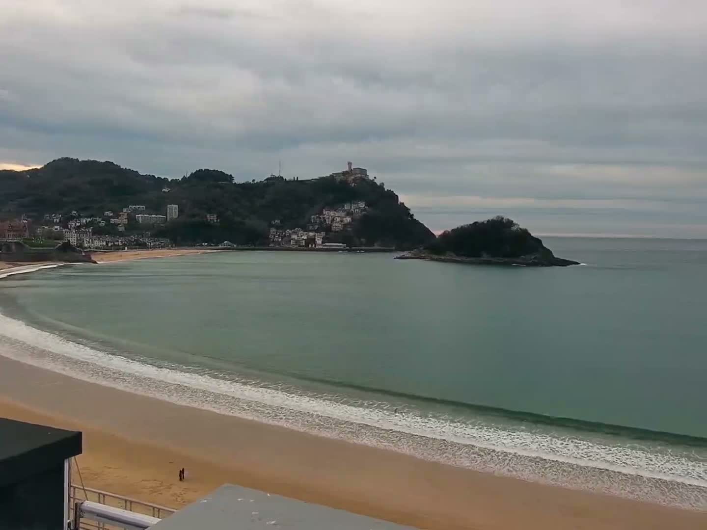 San Sebastian, Playa La Concha Beach Live Cam - Gipuzkoa, Basque, Spain