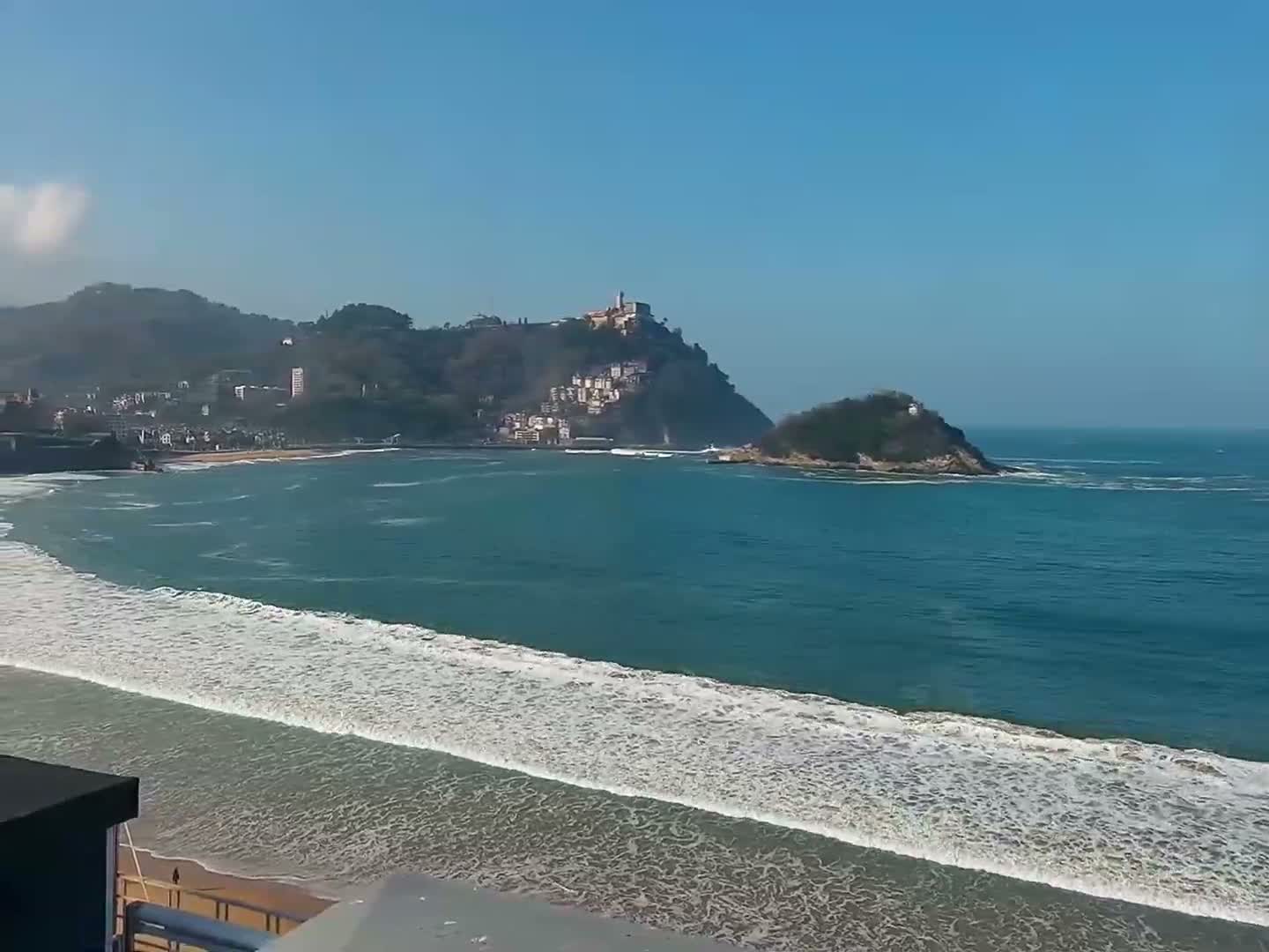 San Sebastian, Playa La Concha Beach Live Cam - Gipuzkoa, Basque, Spain
