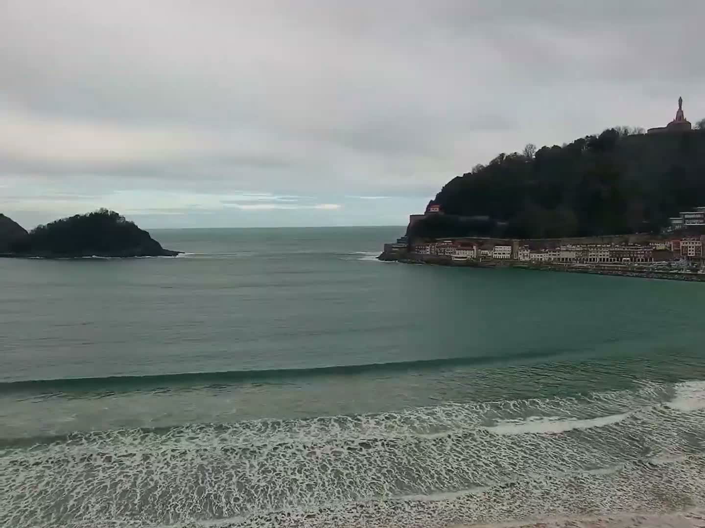 San Sebastian, Playa La Concha Beach Live Cam - Gipuzkoa, Basque, Spain