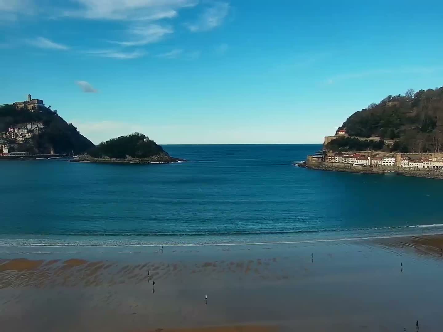 San Sebastian, Playa La Concha Beach Live Cam - Gipuzkoa, Basque, Spain
