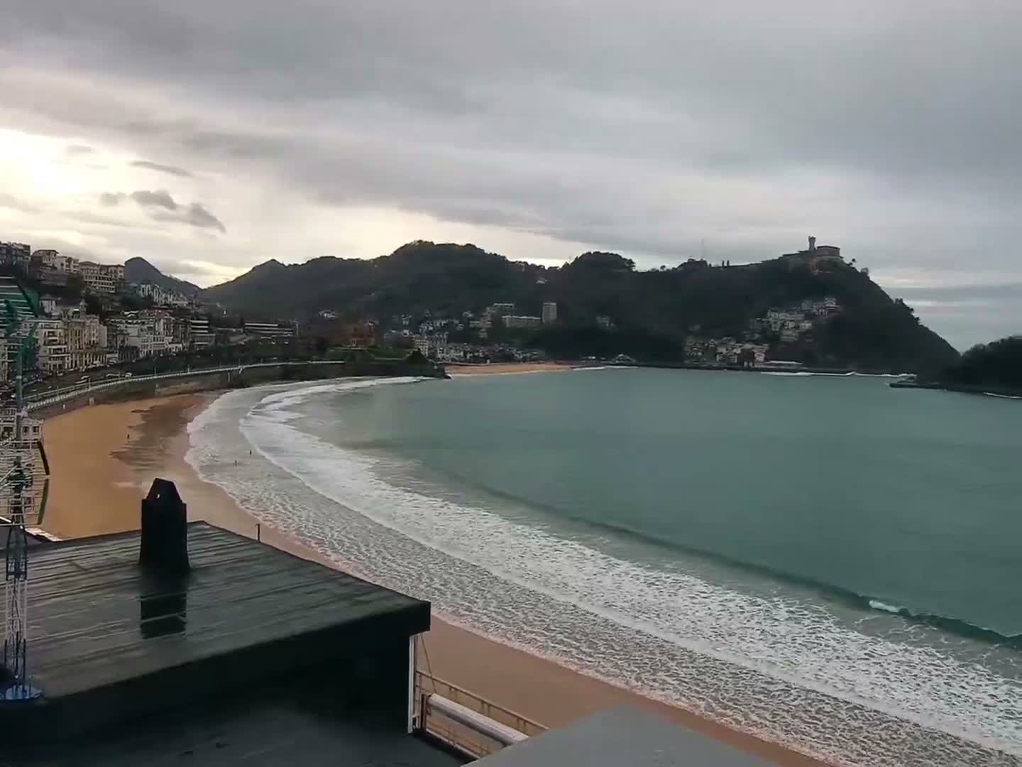 San Sebastian, Playa La Concha Beach Live Cam - Gipuzkoa, Basque, Spain