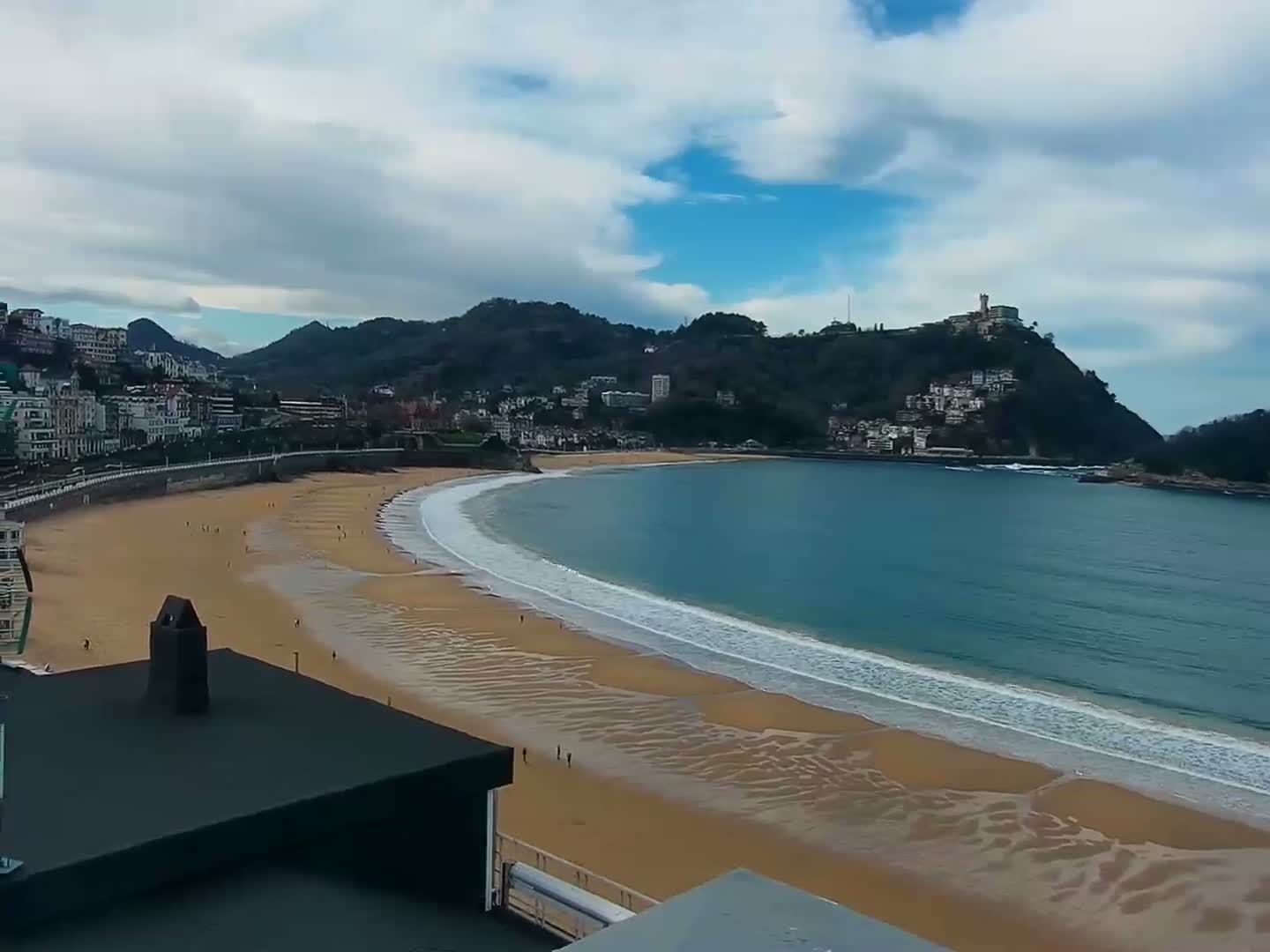San Sebastian, Playa La Concha Beach Live Cam - Gipuzkoa, Basque, Spain