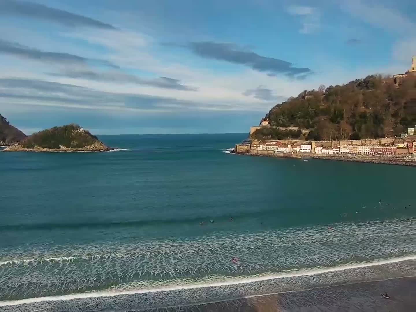 San Sebastian, Playa La Concha Beach Live Cam - Gipuzkoa, Basque, Spain