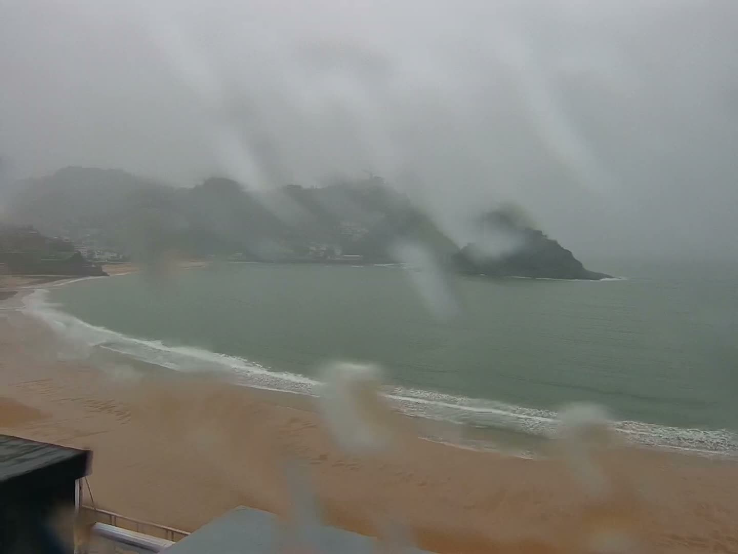 San Sebastian, Playa La Concha Beach Live Cam - Gipuzkoa, Basque, Spain