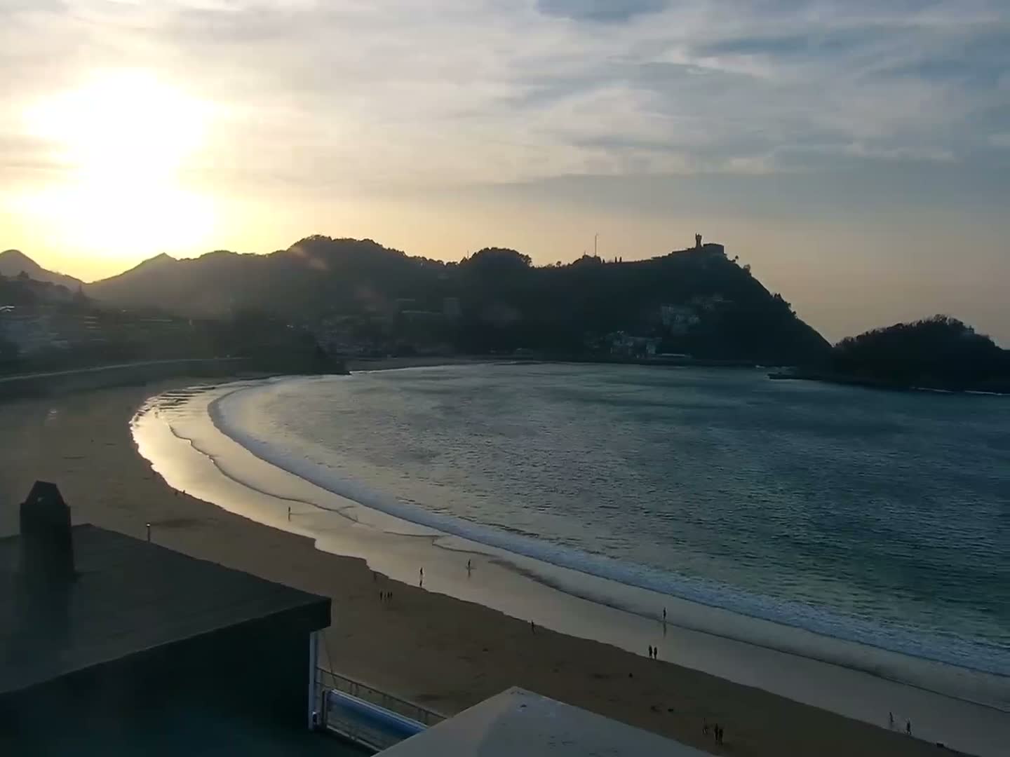 San Sebastian, Playa La Concha Beach Live Cam - Gipuzkoa, Basque, Spain