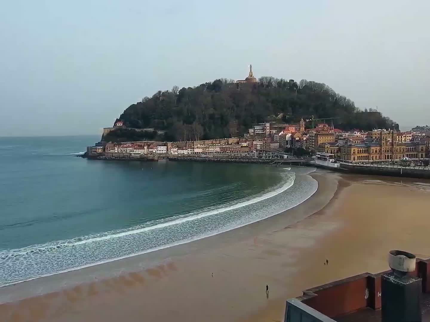 San Sebastian, Playa La Concha Beach Live Cam - Gipuzkoa, Basque, Spain