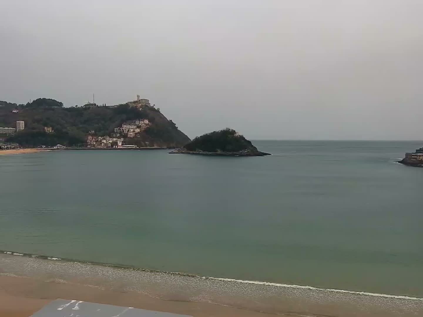 San Sebastian, Playa La Concha Beach Live Cam - Gipuzkoa, Basque, Spain