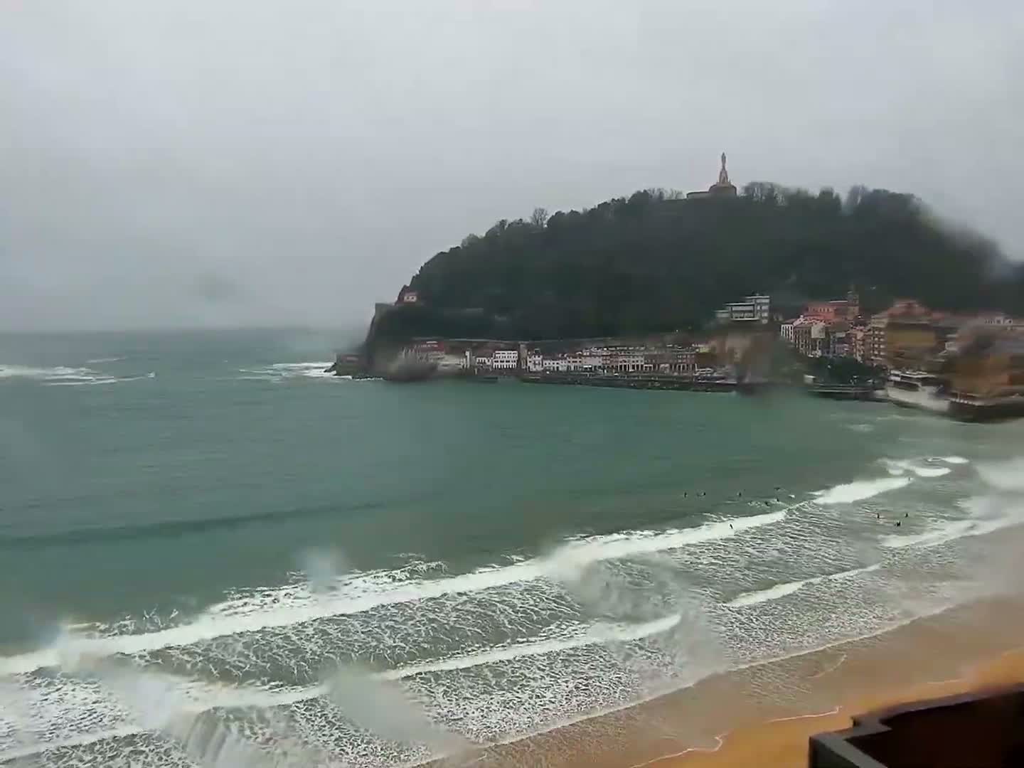 San Sebastian, Playa La Concha Beach Live Cam - Gipuzkoa, Basque, Spain