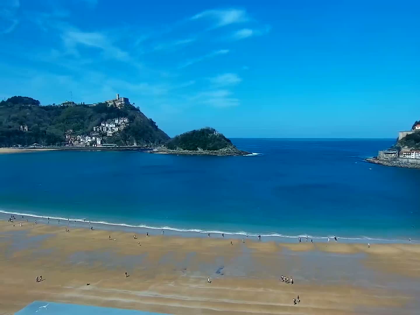 San Sebastian, Playa La Concha Beach Live Cam - Gipuzkoa, Basque, Spain