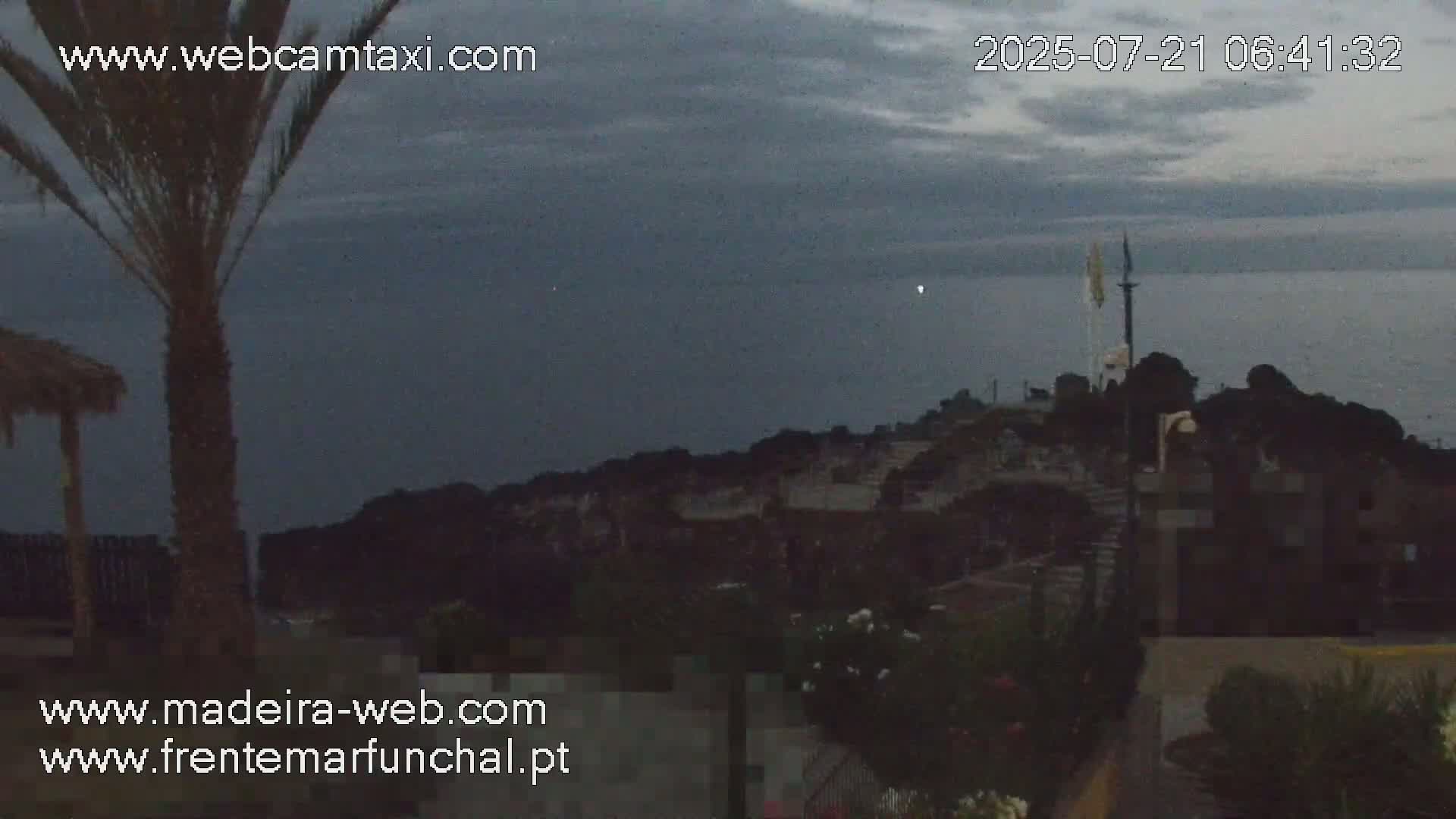 Sao Martinho, Praia da Ponta Gorda Coast Live Cam - Funchal, Madeira, Portugal