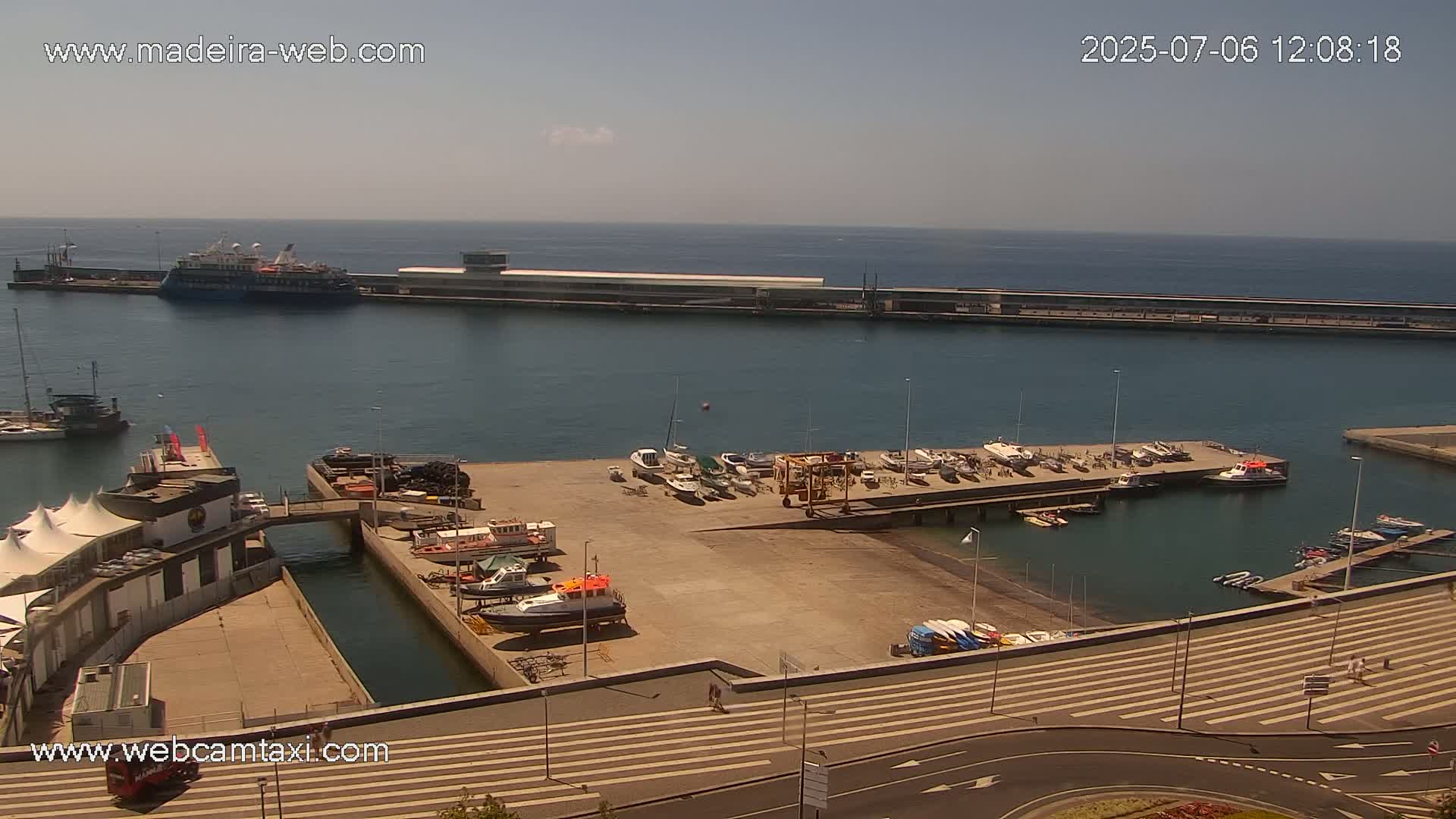 Funchal Marina & Coast Live Cam - Funchal, Madeira, Portugal
