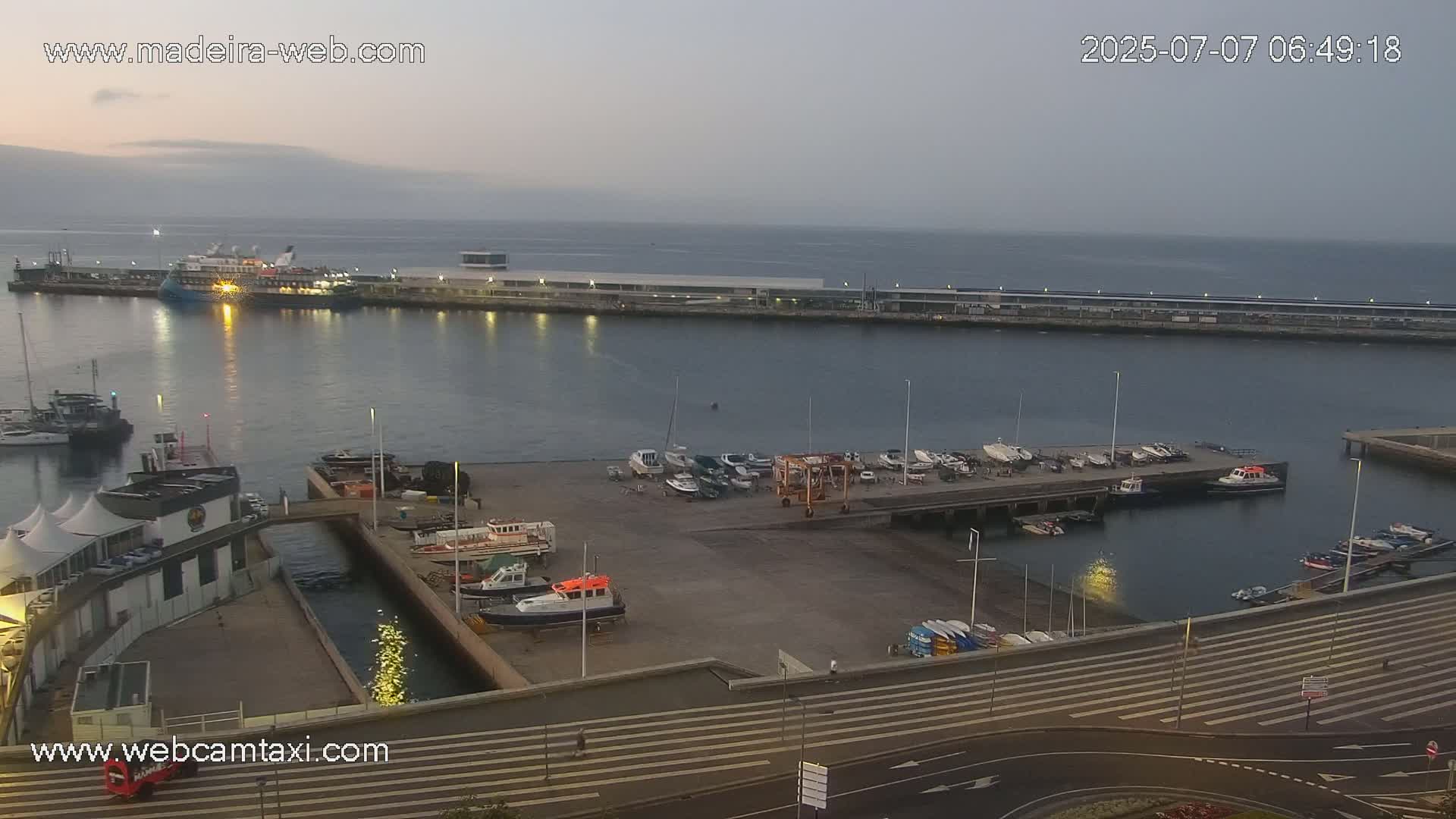 Funchal Marina & Coast Live Cam - Funchal, Madeira, Portugal