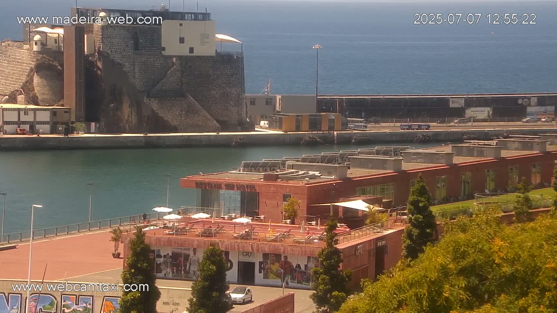 Funchal Marina & Coast Live Cam - Funchal, Madeira, Portugal