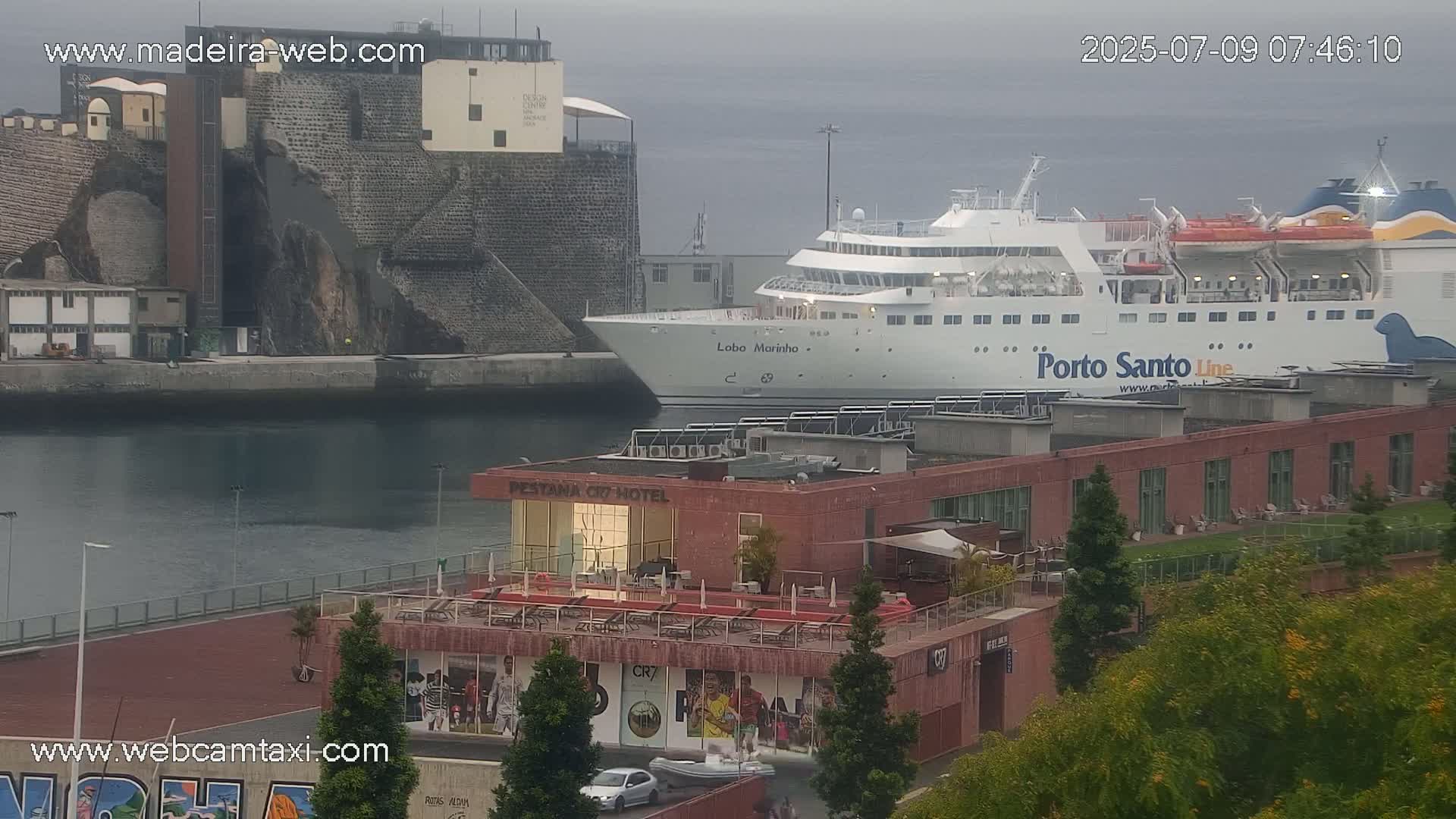 Funchal Marina & Coast Live Cam - Funchal, Madeira, Portugal