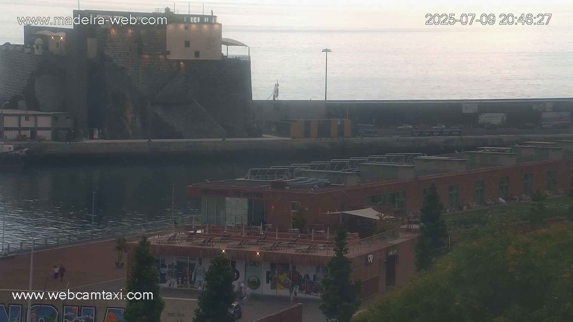Funchal Marina & Coast Live Cam - Funchal, Madeira, Portugal