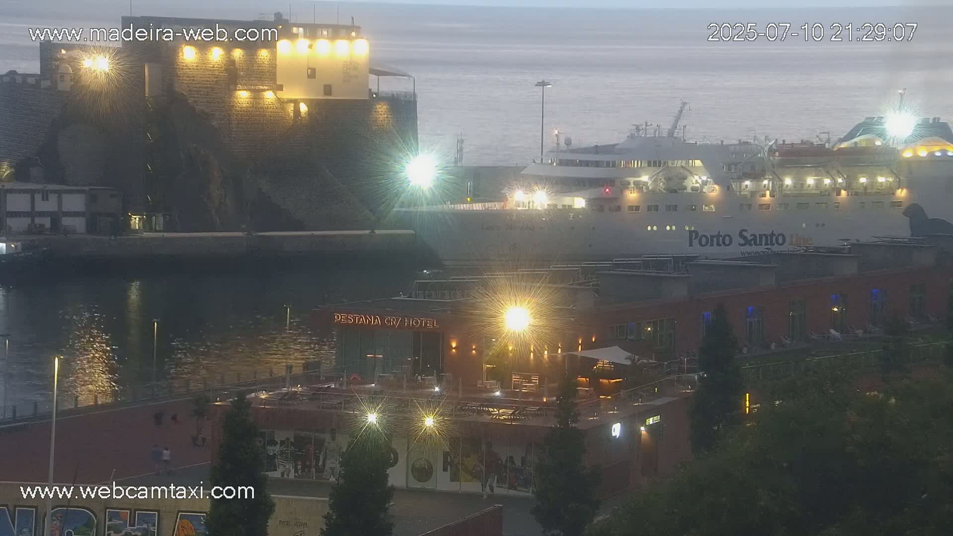 Funchal Marina & Coast Live Cam - Funchal, Madeira, Portugal