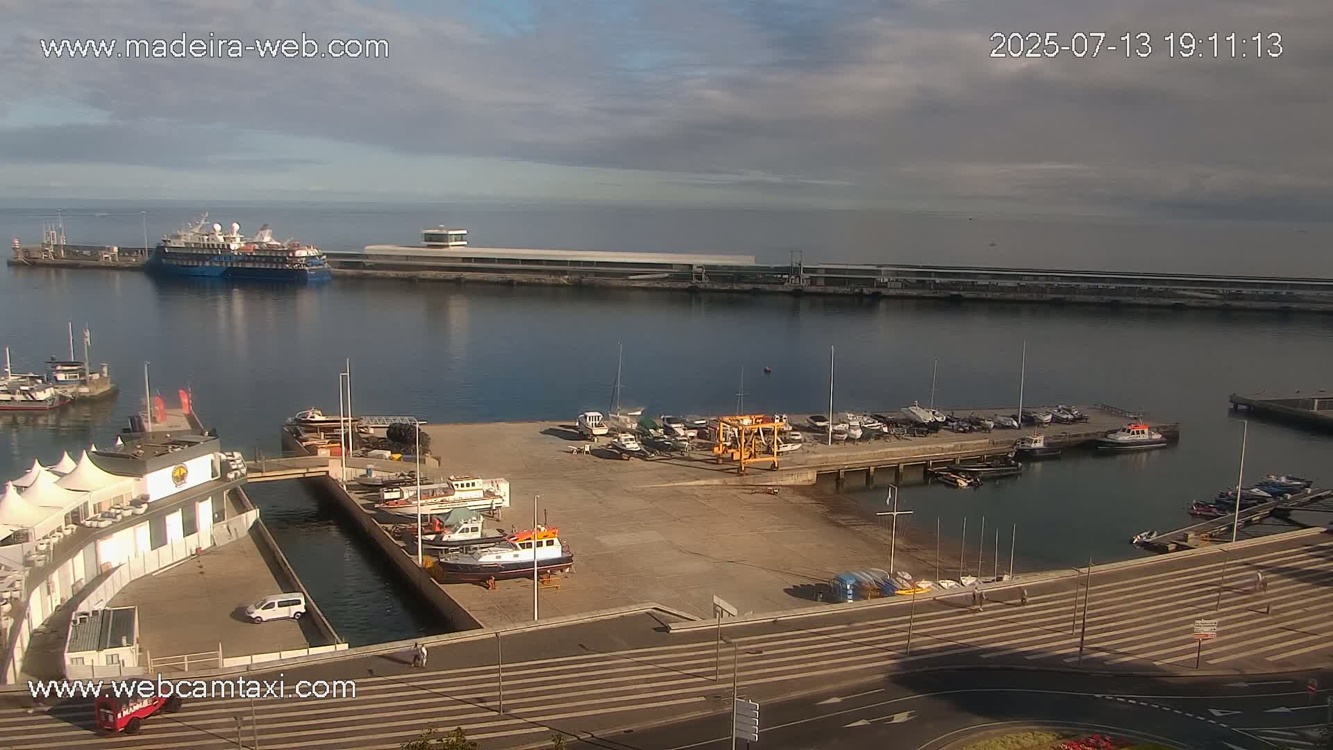 Funchal Marina & Coast Live Cam - Funchal, Madeira, Portugal