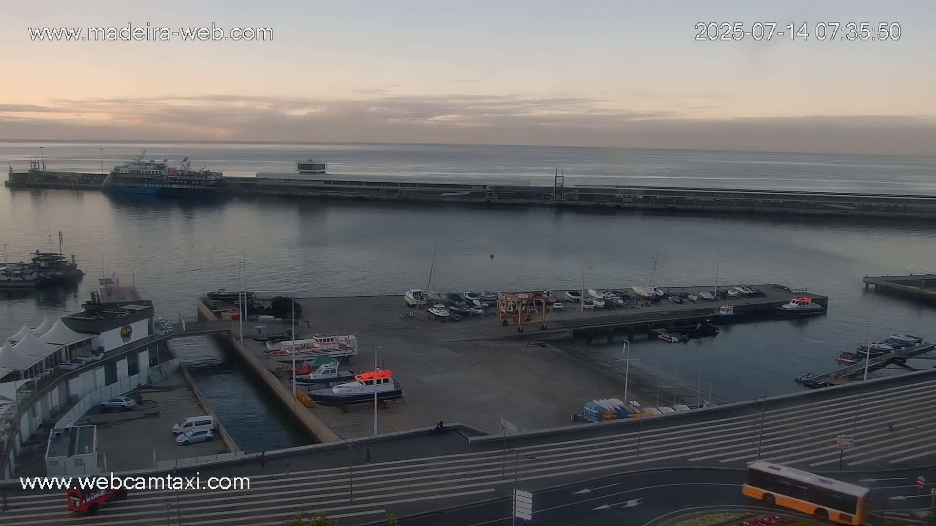 Funchal Marina & Coast Live Cam - Funchal, Madeira, Portugal