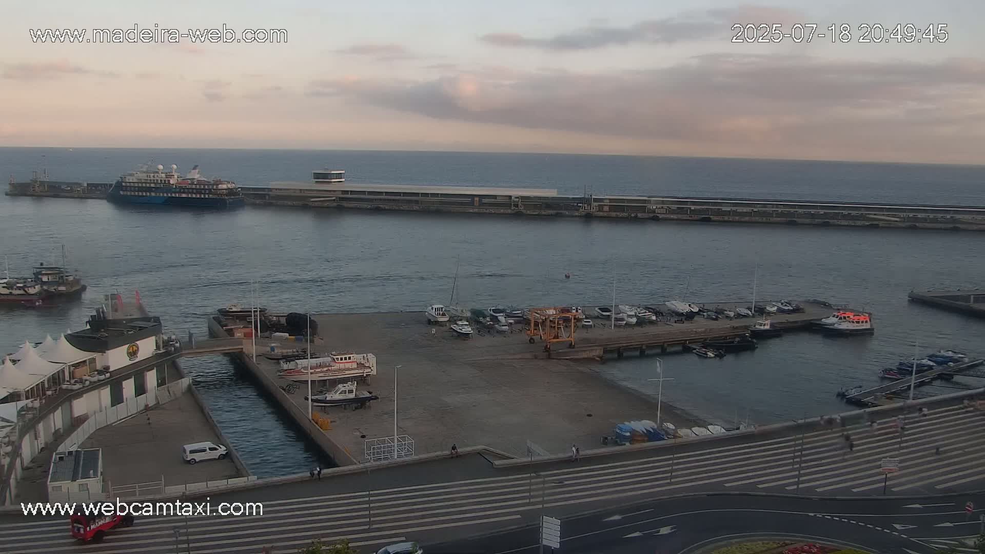 Funchal Marina & Coast Live Cam - Funchal, Madeira, Portugal