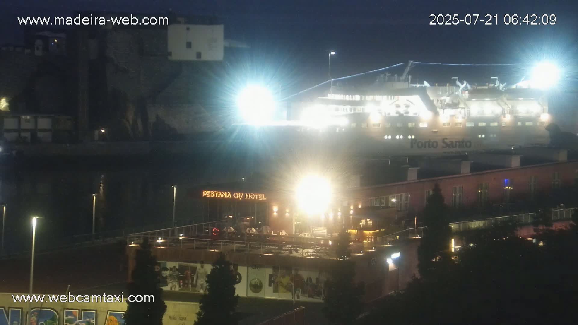 Funchal Marina & Coast Live Cam - Funchal, Madeira, Portugal