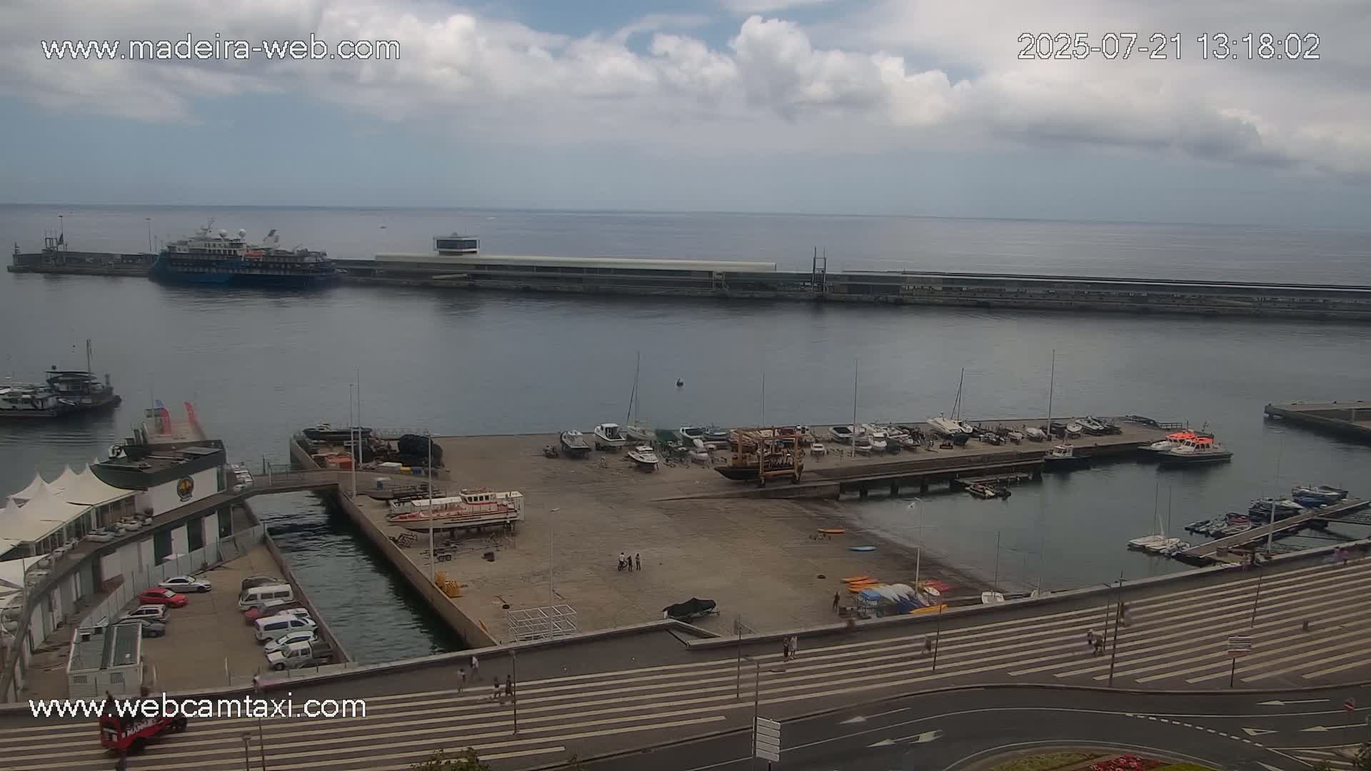 Funchal Marina & Coast Live Cam - Funchal, Madeira, Portugal