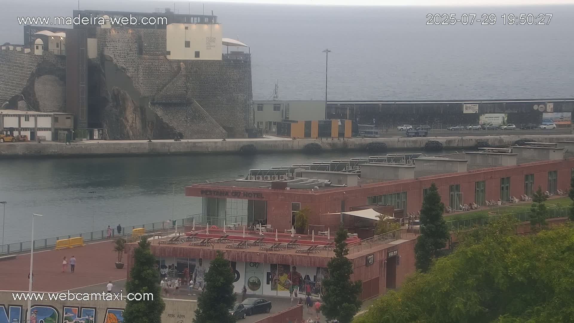 Funchal Marina & Coast Live Cam - Funchal, Madeira, Portugal