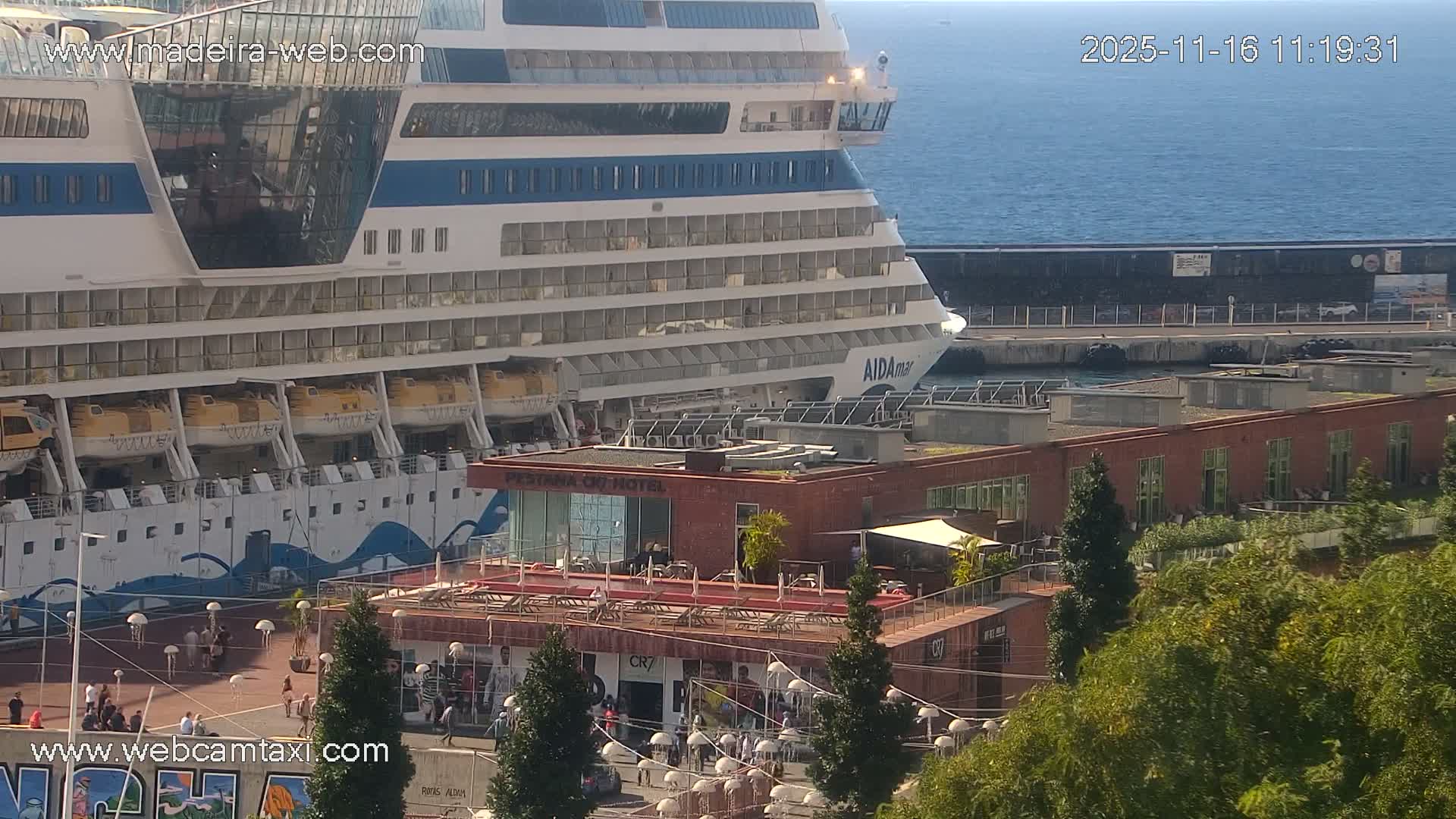 Funchal Marina & Coast Live Cam - Funchal, Madeira, Portugal