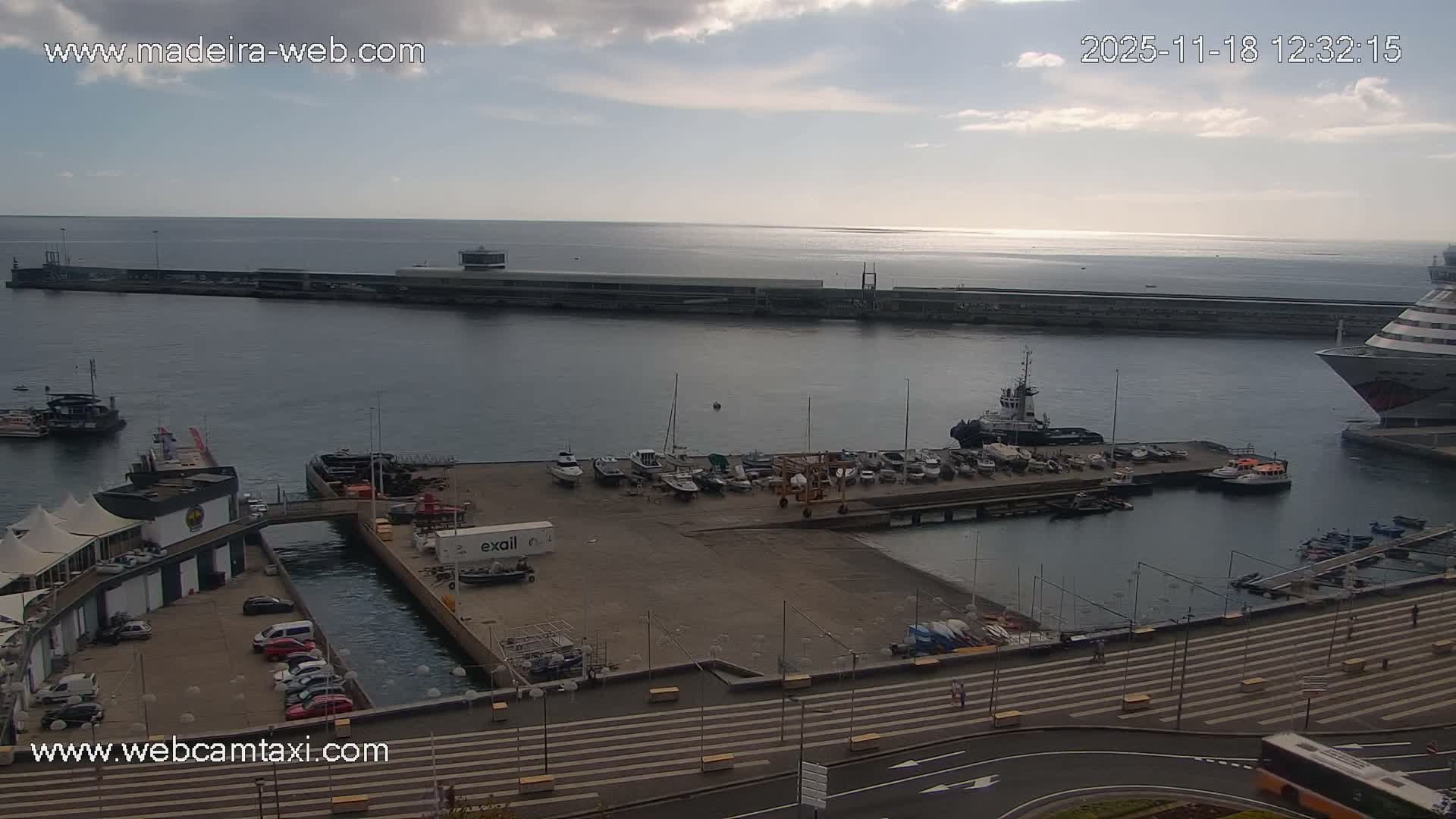Funchal Marina & Coast Live Cam - Funchal, Madeira, Portugal